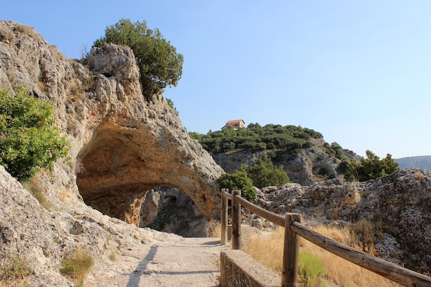 Höhlenförmiger Aussichtspunkt Ventano del Diablo in Villalba de la Sierra (Cuenca)