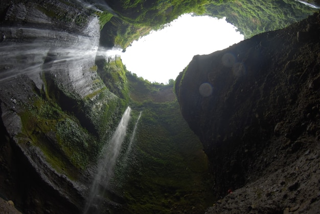 Höhlenwasserfall
