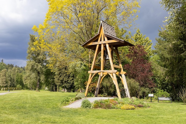 Hölzerne aframe-struktur im fraser river heritage park