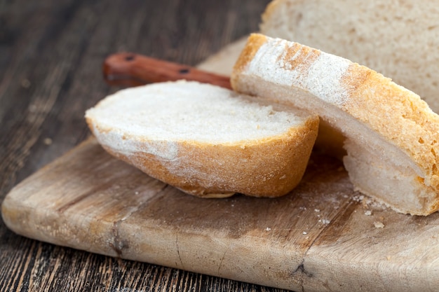 Foto hogaza fresca de pan de harina de trigo, productos alimenticios de trigo fresco