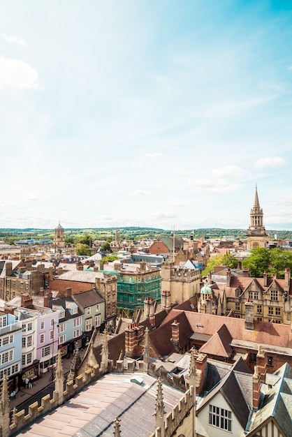 Hohe Winkelansicht der Hauptstraße von Oxford City, Großbritannien