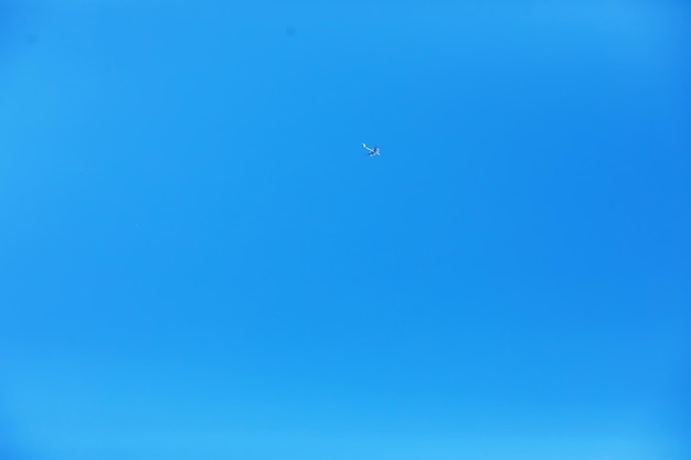 Foto hohe wolken am sommerhimmel himmelshintergrund meteorologische beobachtungen des himmels