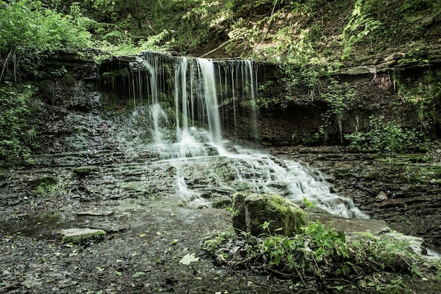 Hoher Bergwasserfall