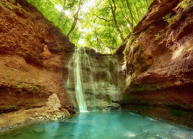 Hoher Bergwasserfall