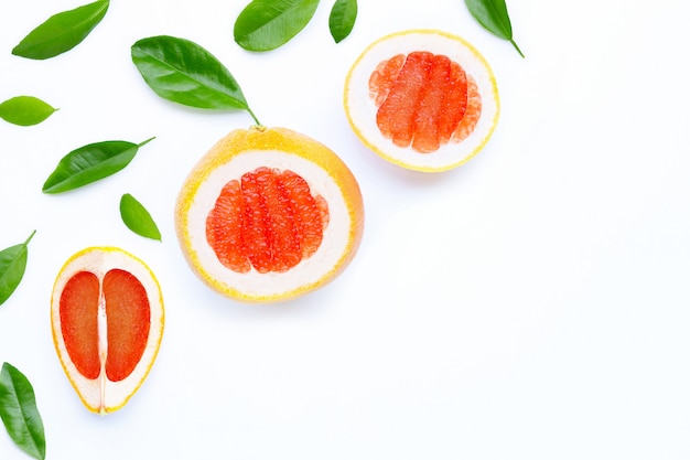 Hoher Vitamin C. Saftige Grapefruitscheiben