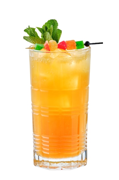 Hohes Glas kalte Limonade mit Mango und Passionsfrucht