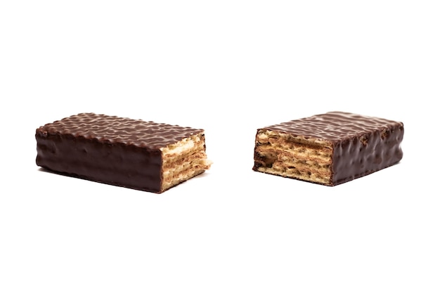 Hoja de chocolate aislada sobre un fondo blanco