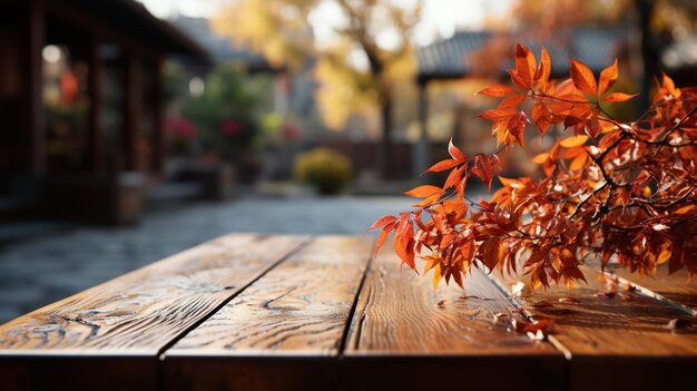 Hojas de otoño en una mesa de madera al aire libre