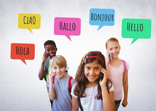 Hola en diferentes idiomas burbujas de chat aprendiendo con niños