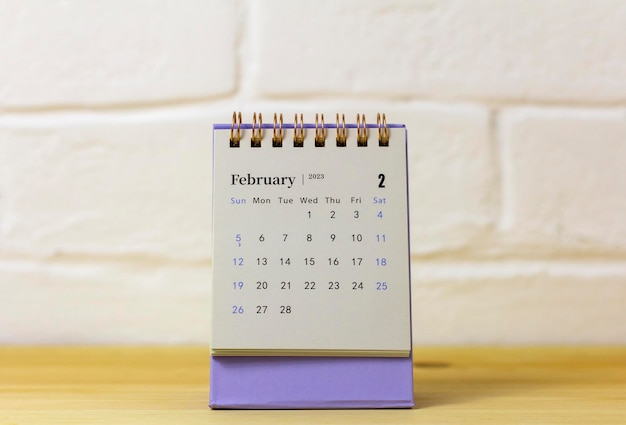 Hola febreroCalendario de escritorio de febrero de 2023 para planificar y administrar cada fecha