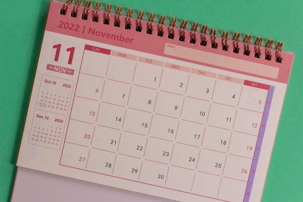 Foto hola noviembre de 2022calendario de escritorio para planificar y administrar cada fecha