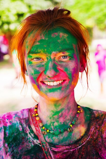 Holi-Fest der Nehru-Universität in Delhi, Indien Holi ist ein Frühlingsfest, das gefeiert wird