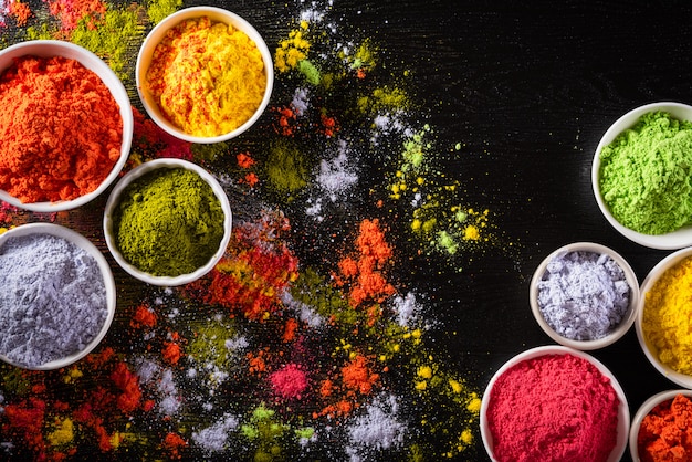 Holi Festivalfeier. Traditionelle indische Holi Farben Pulverdekoration