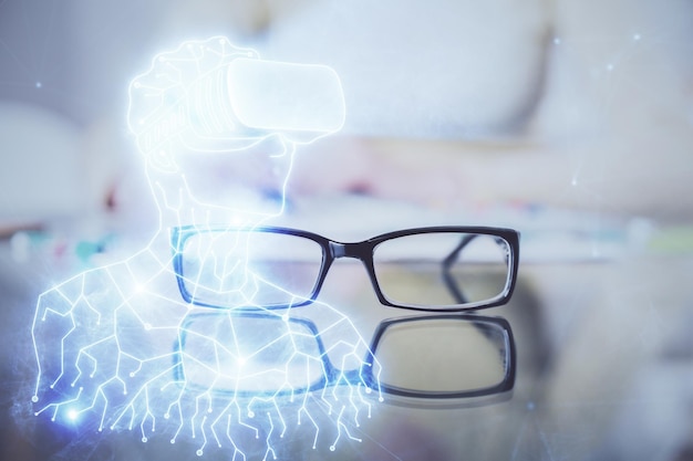 Holograma AR sobre las manos tomando notas de fondo Concepto de realidad aumentada Doble exposición