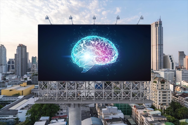 Holograma cerebral em outdoor com fundo de paisagem urbana de Bangkok ao pôr do sol Cartaz de publicidade de rua Vista frontal O maior centro científico do Sudeste Asiático Codificação e ciência de alta tecnologia