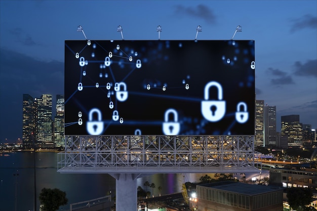 Holograma de ícone de cadeado no outdoor de estrada sobre a vista panorâmica da cidade de Cingapura à noite para proteger os negócios do Sudeste Asiático O conceito de escudos de segurança da informação