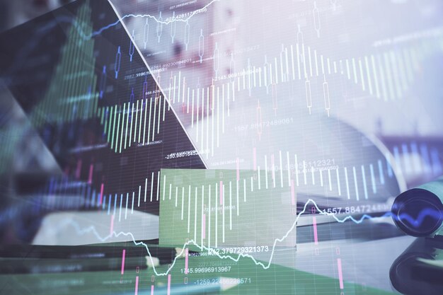 Holograma del gráfico del mercado de divisas y antecedentes de la computadora personal Exposición múltiple Concepto de inversión