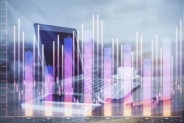 Holograma del gráfico del mercado de divisas y antecedentes de la computadora personal Exposición múltiple Concepto de inversión