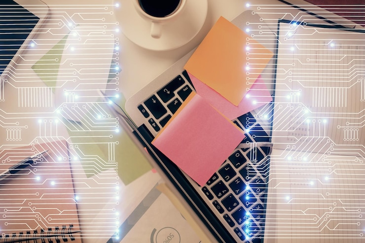Foto holograma de tecnología dibujando sobre la computadora en el fondo del escritorio vista superior concepto tecnológico de doble exposición