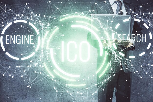 Holograma de tema de moneda criptográfica con un hombre de negocios que trabaja en una computadora en segundo plano Concepto de cadena de bloques Doble exposición