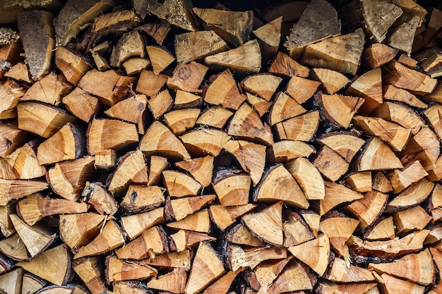 Holz zum Trocknen ausgekleidet