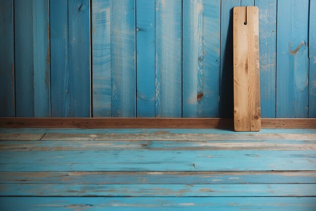 Holzbretter und blauer Hintergrund