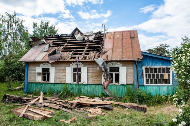 Holzhaus nach einem Brand