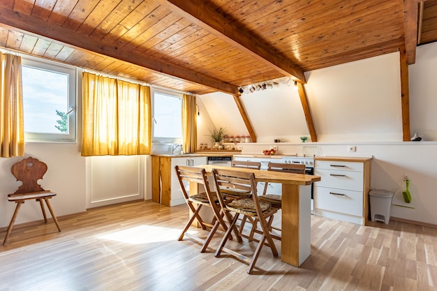 Holzinterieur eines Ferienhauses