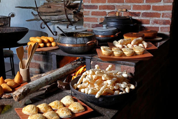 Holzofen in einem typischen Landhaus im Landesinneren von Brasilien