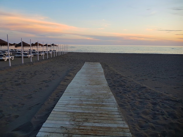 Holzsteg zum Meer