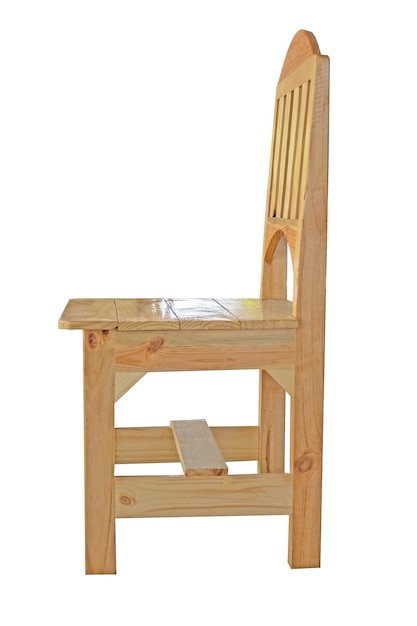 Holzstuhl. Bequemer Holzstuhl isoliert auf weißem Hintergrund. Holzstuhl im alten Stil.