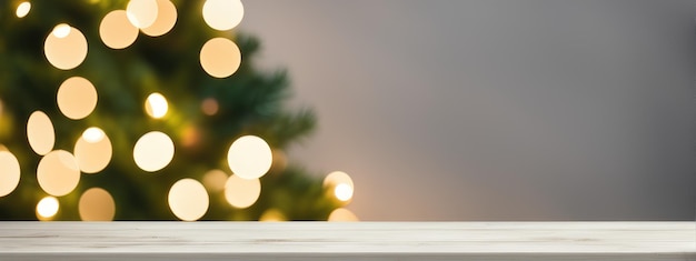 Holztisch mit Weihnachtsfeuer und Dekoration Bokeh-Hintergrund