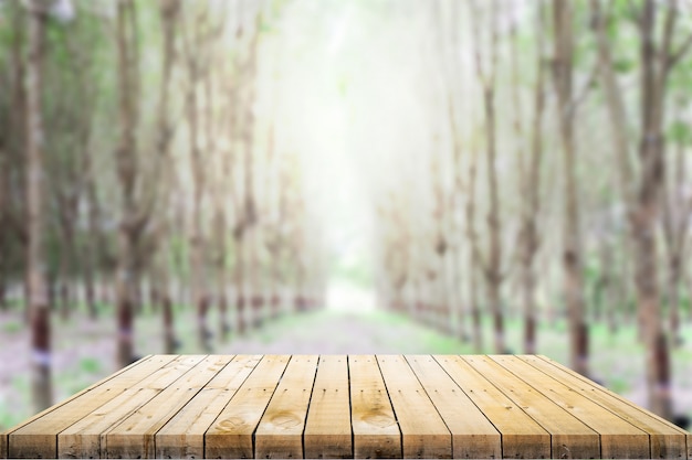 Holztischplatte mit Hintergrund