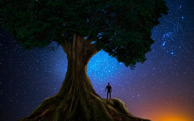 Hombre bajo un árbol frente al universo.