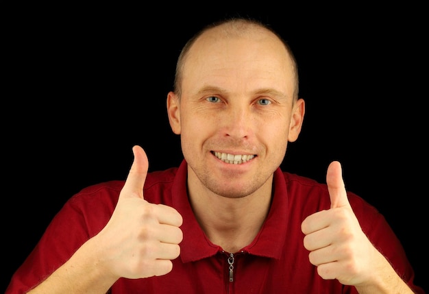 Hombre blanco europeo como y sonrisas.