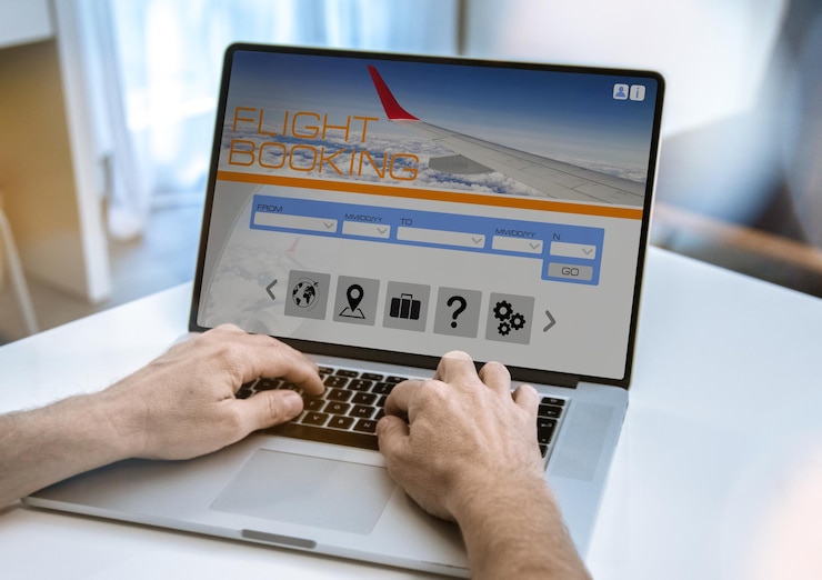 Foto hombre búsqueda de boletos vacaciones en portátil reserva plan de vuelo viaje libro vacaciones concepto de viaje