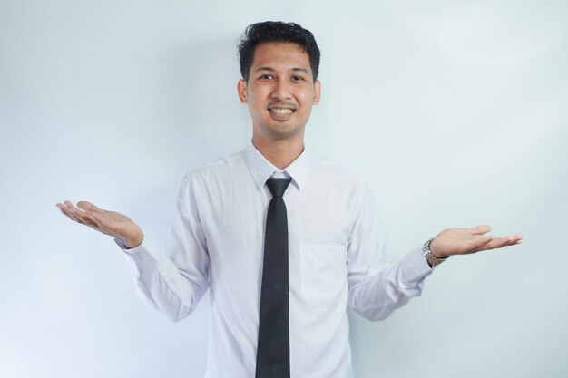 Foto un hombre con una camisa que dice que soy un en él