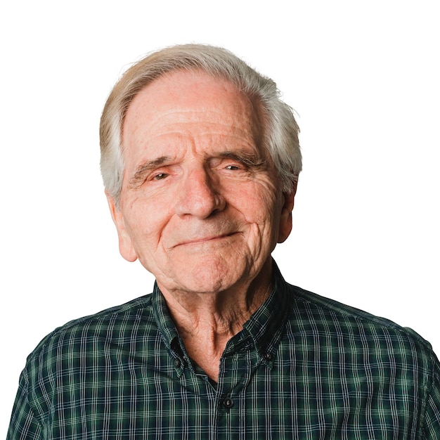 Hombre caucásico anciano con cabello blanco sonriendo