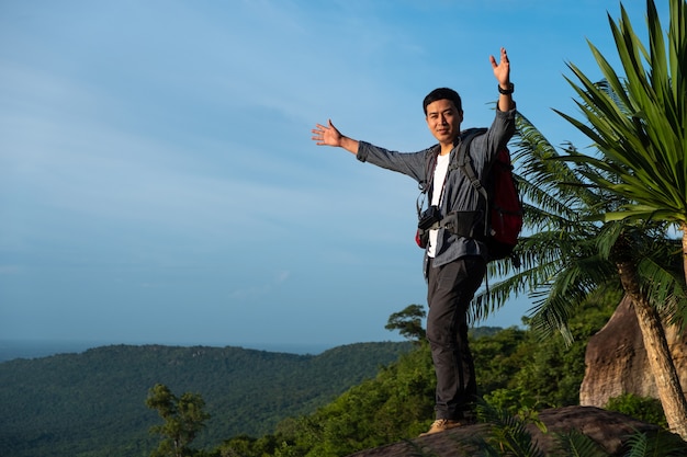 Hombre en la cima