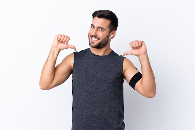 Hombre deportivo preparado para entrenar