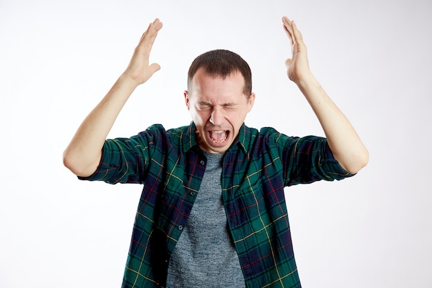 Foto hombre dolor de cabeza severo, mala salud, enfermedad, migraña, cáncer de cerebro