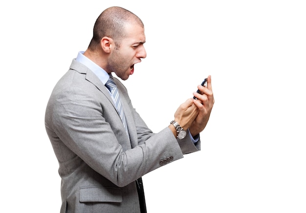 Foto hombre enojado gritando a su teléfono