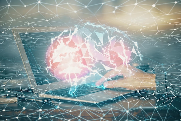 Hombre escribiendo en el fondo del teclado con holograma cerebral Concepto de Big Data Doble exposición