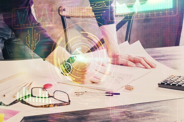 Hombre de escritura con iconos de tecnología Doble exposición Concepto de red y datos