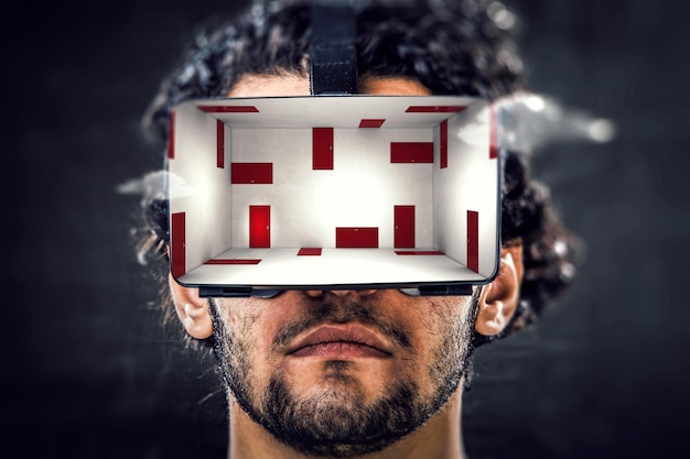 Foto hombre con gafas de realidad virtual. técnica mixta