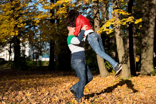 Hombre Girando Mujer