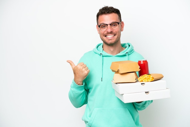 Hombre guapo caucásico joven