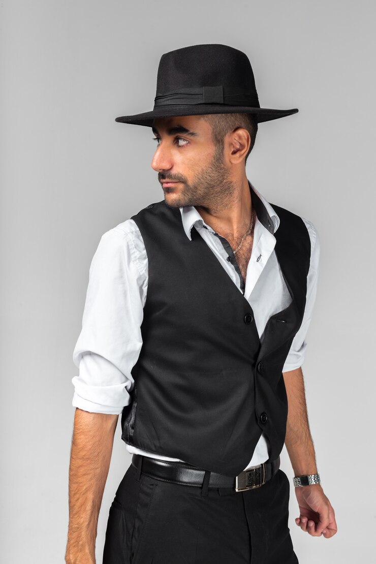 Foto hombre guapo en un estudio