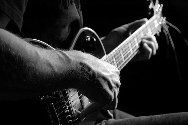 Hombre con guitarra