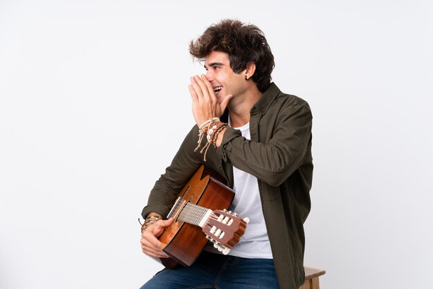 Foto hombre con guitarra